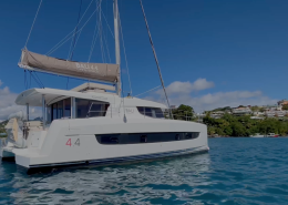 bareboat luxury yacht charter